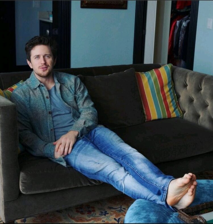pierce brown feet