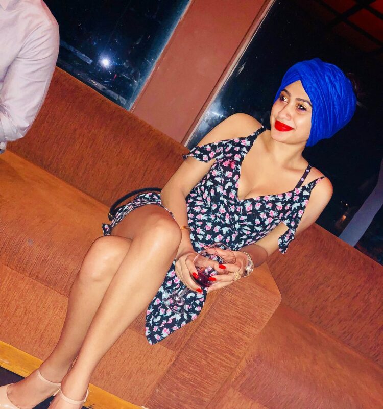 piumi hansamali feet 3