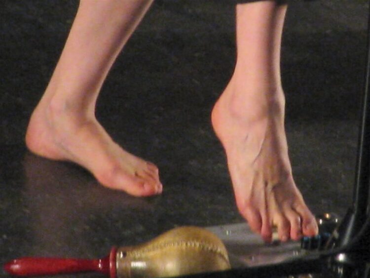 pj harvey feet 2