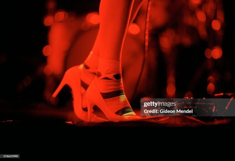 pj harvey feet 4