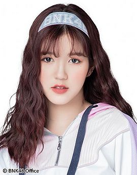 plearnpichaya komalarajun feet 1