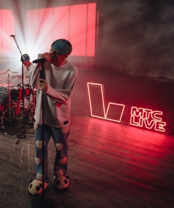 polina favorskaya feet 2