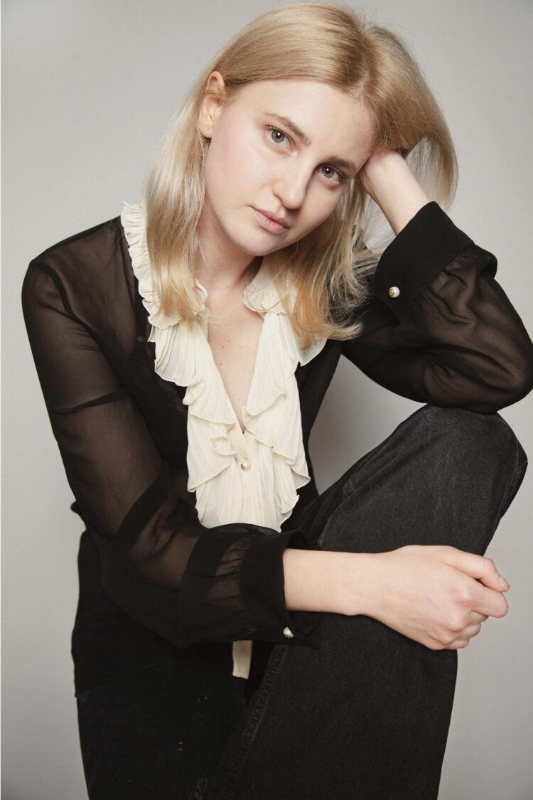 polina kalmykova feet 4 scaled