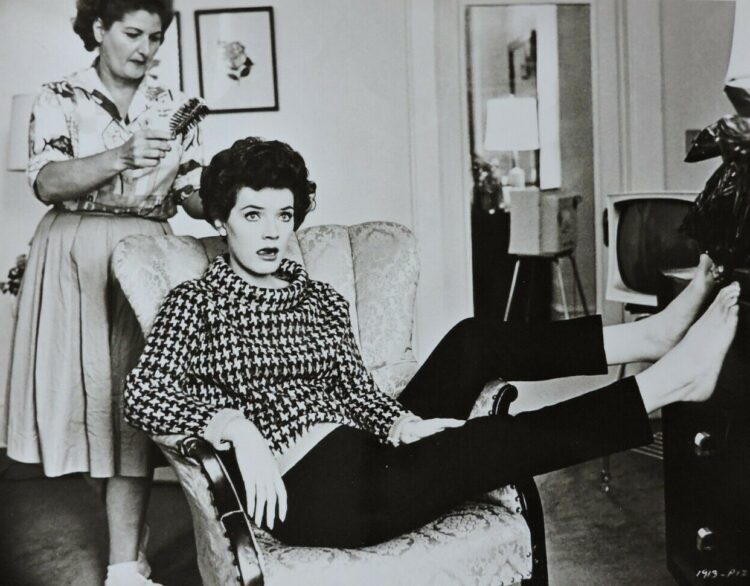 polly bergen feet