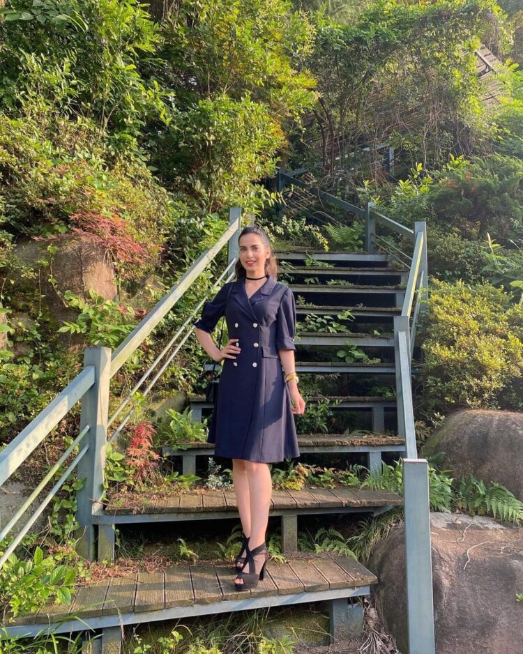 pooh in korea feet 2