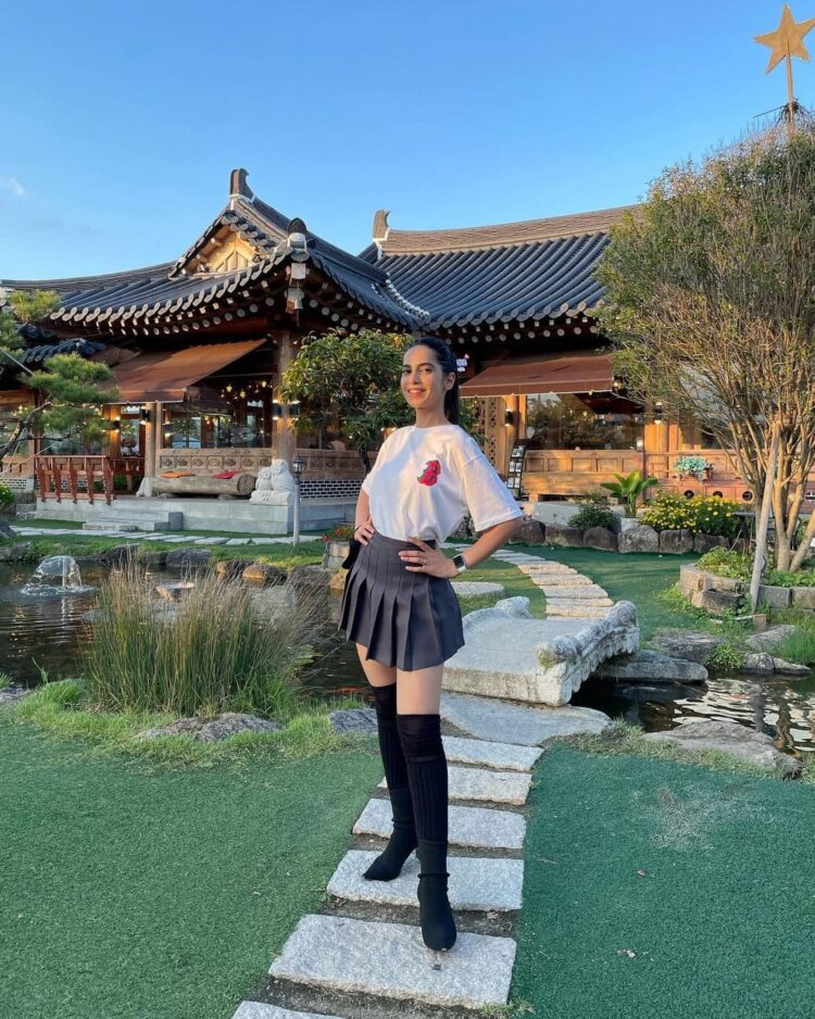 pooh in korea feet 3