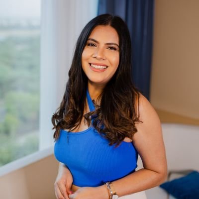 pooja mittal feet 5