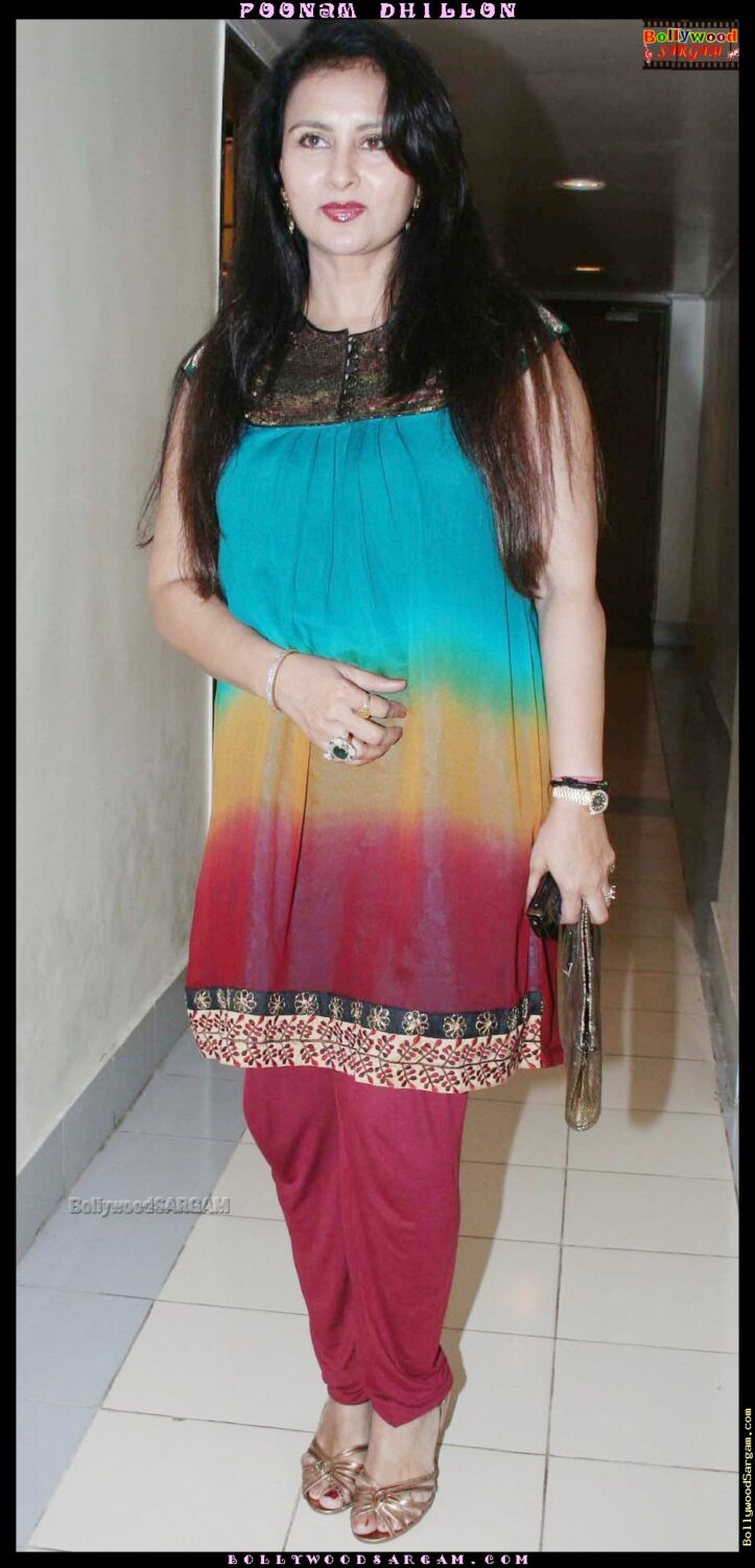 poonam dhillon feet