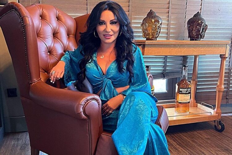 popi maliotaki feet 3