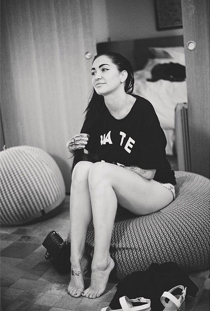 porcelain black feet 4