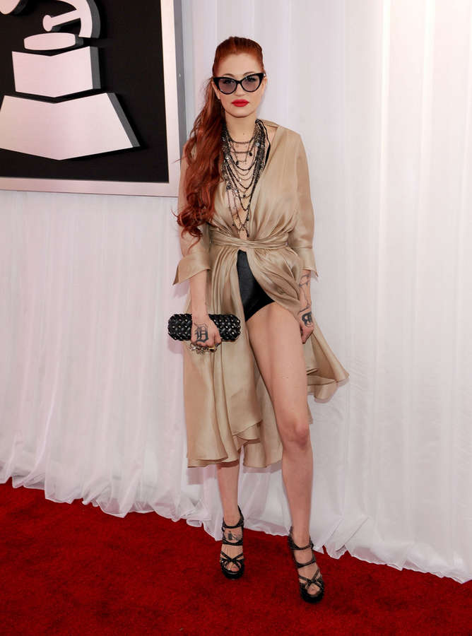 porcelain black feet 6