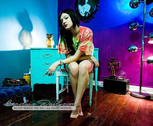 porcelain black feet