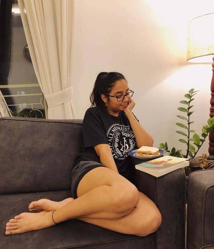 prajakta koli feet 6