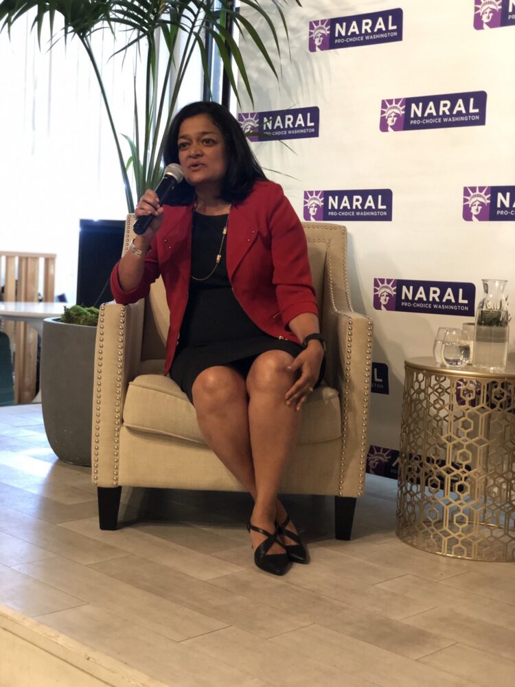 pramila jayapal feet 3