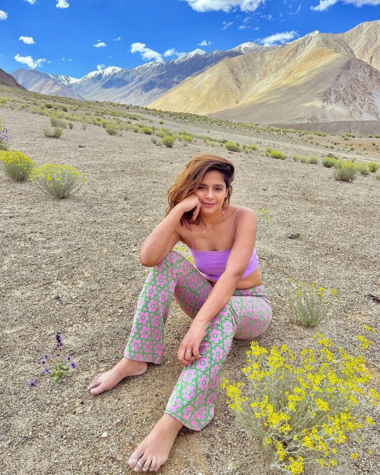 pranati rai prakash feet 3