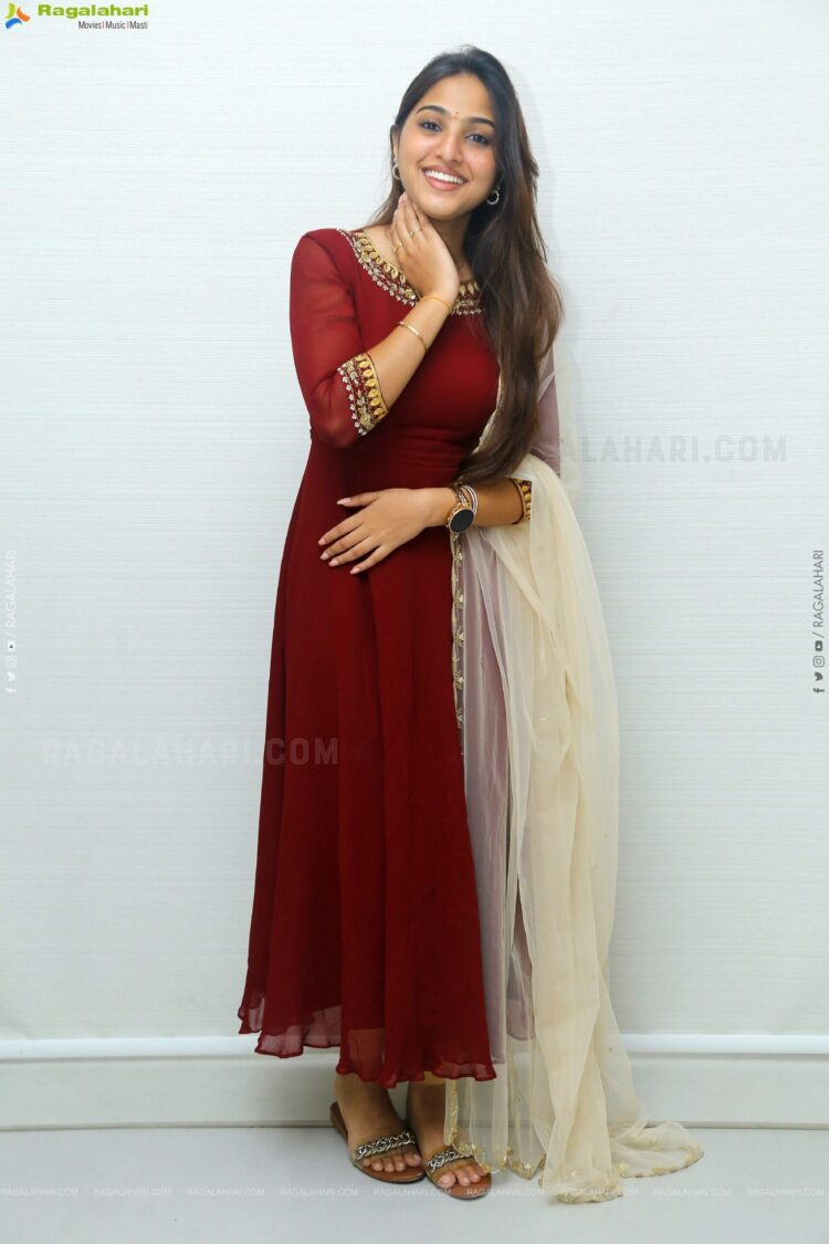 pranavi manukonda feet 1 scaled