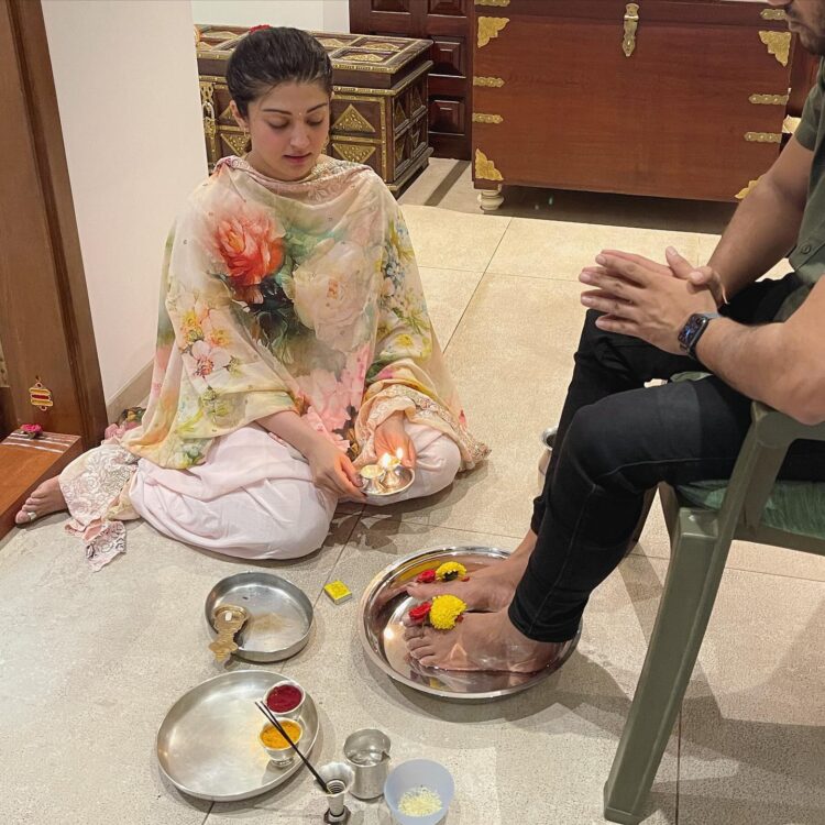 pranitha subhash feet 6