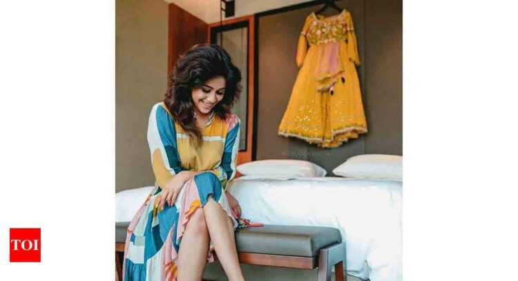 prarthana indrajith feet 5