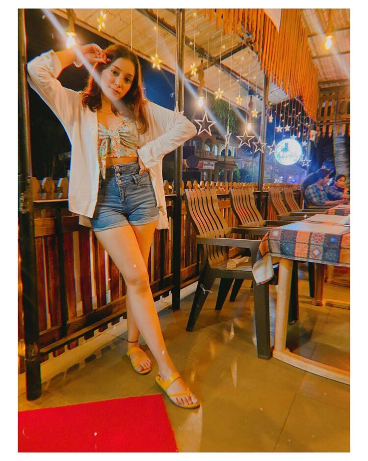 pratishtha sharma feet 2