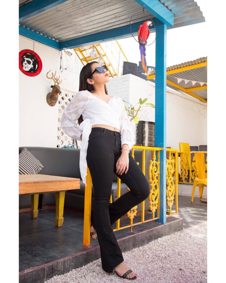 pratishtha sharma feet 4