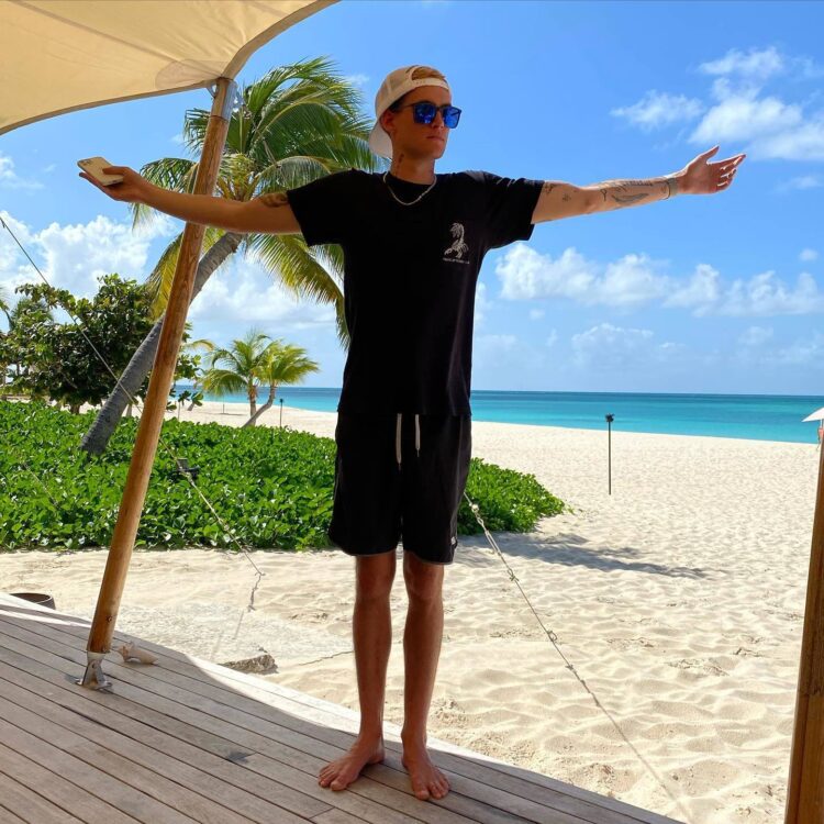 presley walker feet 6