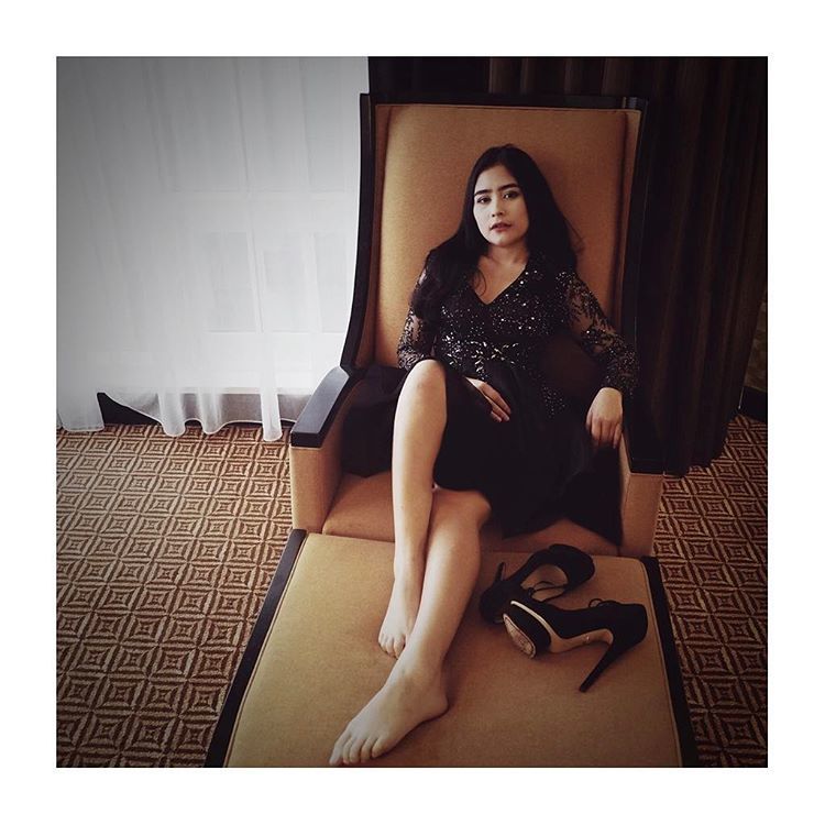 prilly latuconsina feet