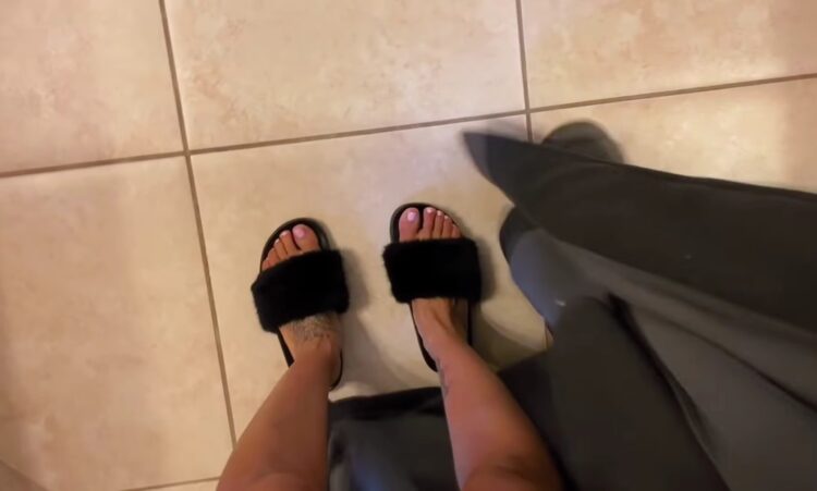 princess thea feet 2 scaled