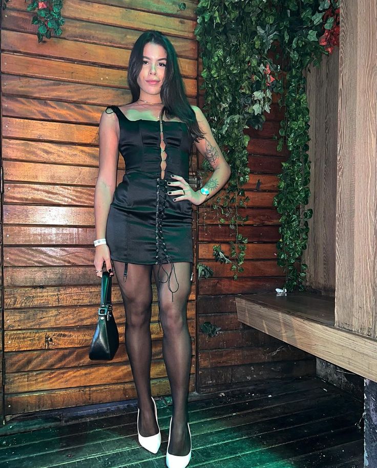 priscila evellyn feet 5