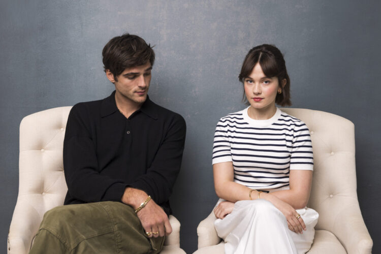 priscilla crystal feet 4 scaled