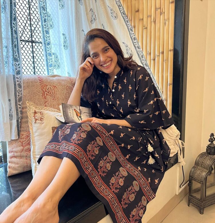 priya bapat feet