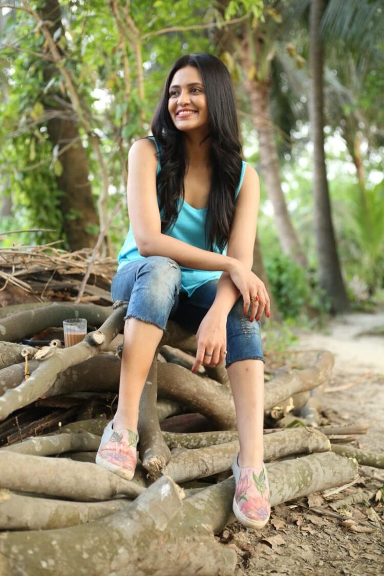 priyanka sarkar feet 6