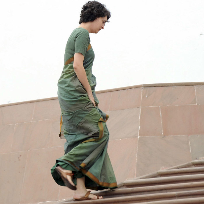 priyanka vadra feet 5