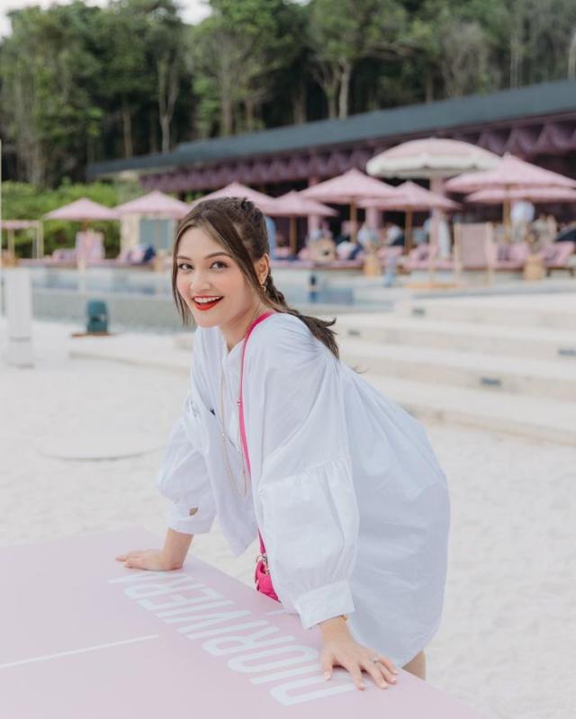 puteri aishah feet 6