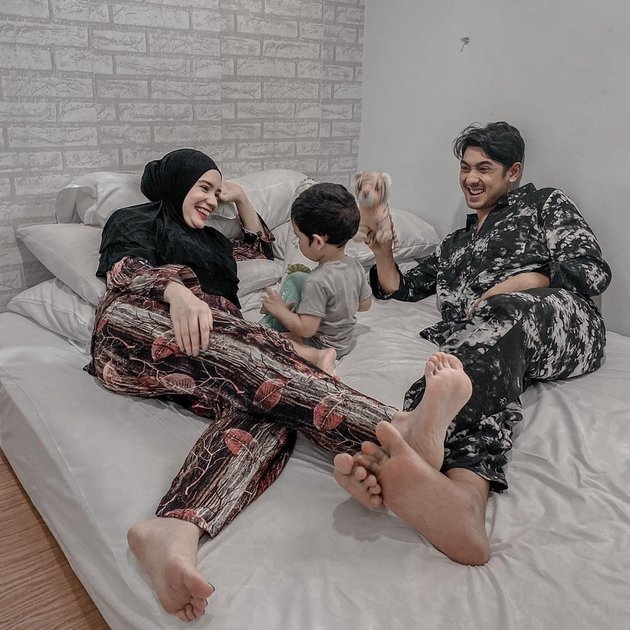 putri anne saloka feet