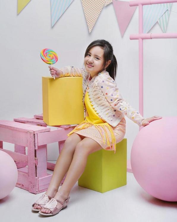 putri indahsari tanjung feet 4