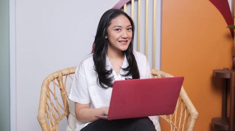 putri indahsari tanjung feet 6