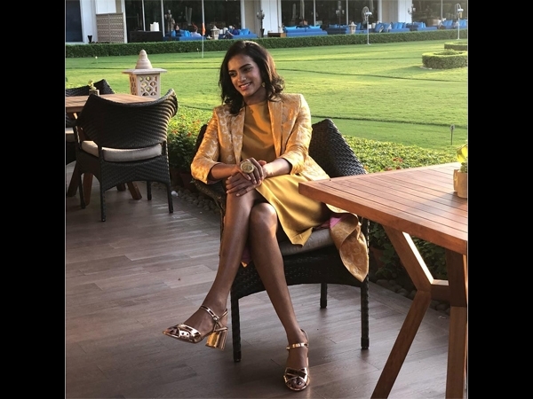 pv sindhu feet 4