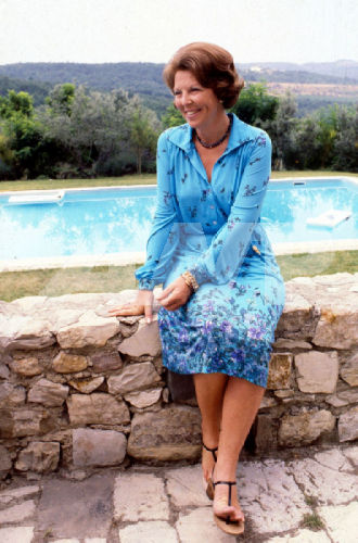 queen beatrix feet 4