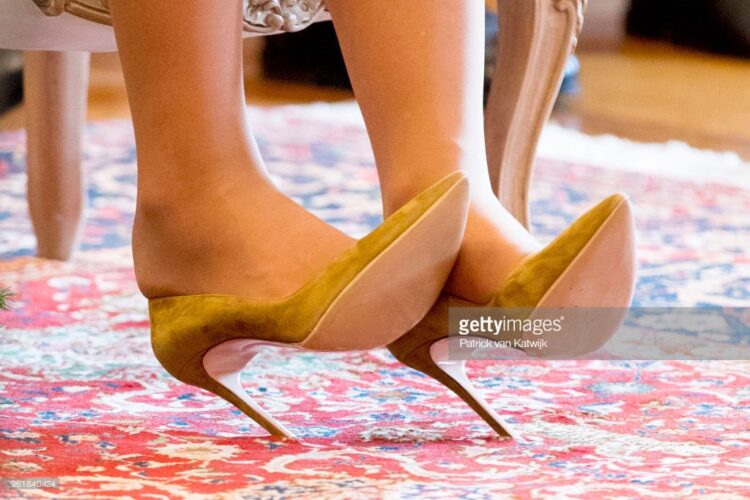 queen maxima feet 5