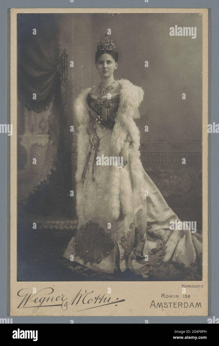 queen wilhelmine feet 1