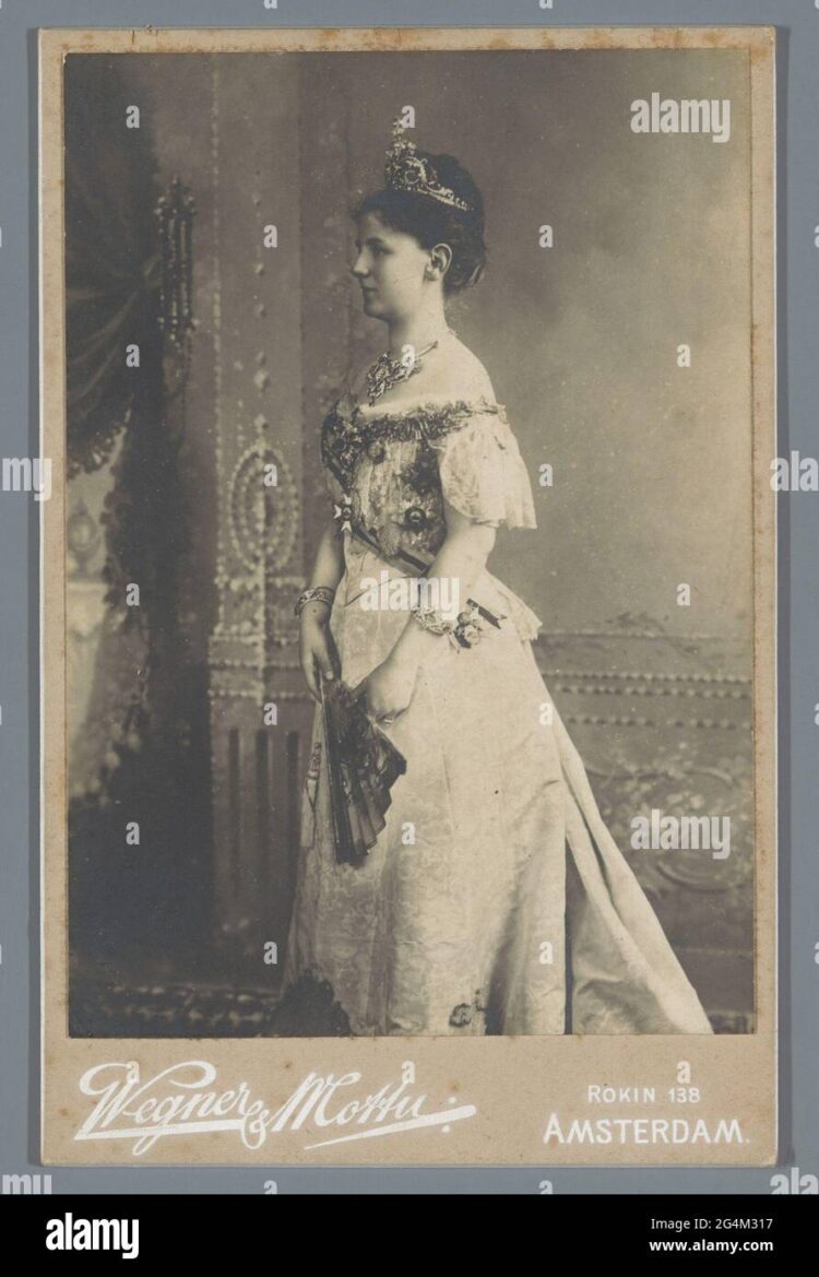 queen wilhelmine feet