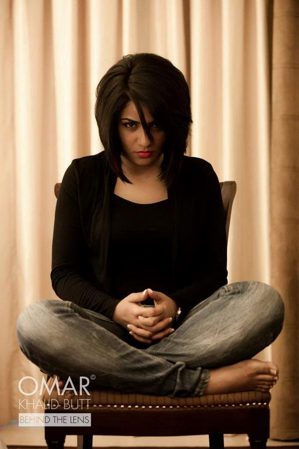 qurat ul ain balouch feet 4