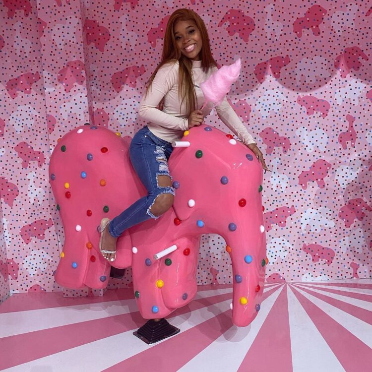 quvenzhane wallis feet 6