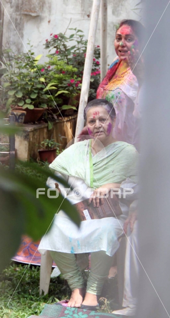 raakhee gulzar feet 5