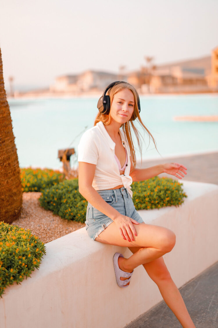 rachael burgess feet 3