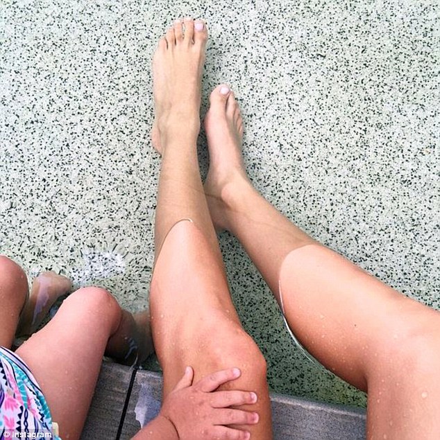 rachael finch feet 4