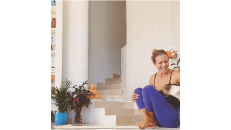 rachel brathen feet 1