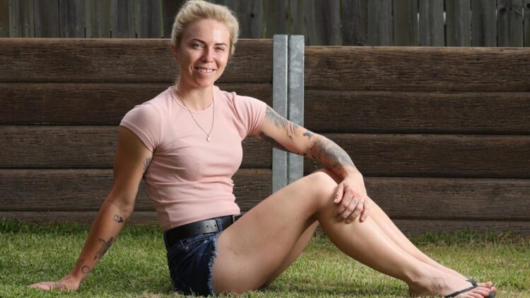 rachel brooker feet 6