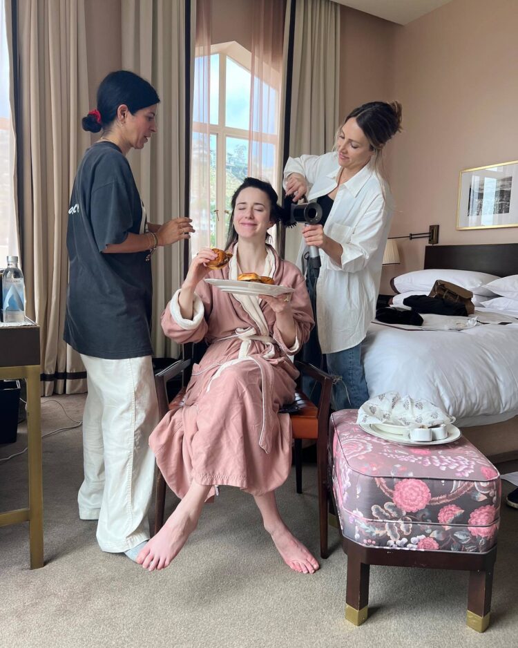 rachel brosnahan feet 1