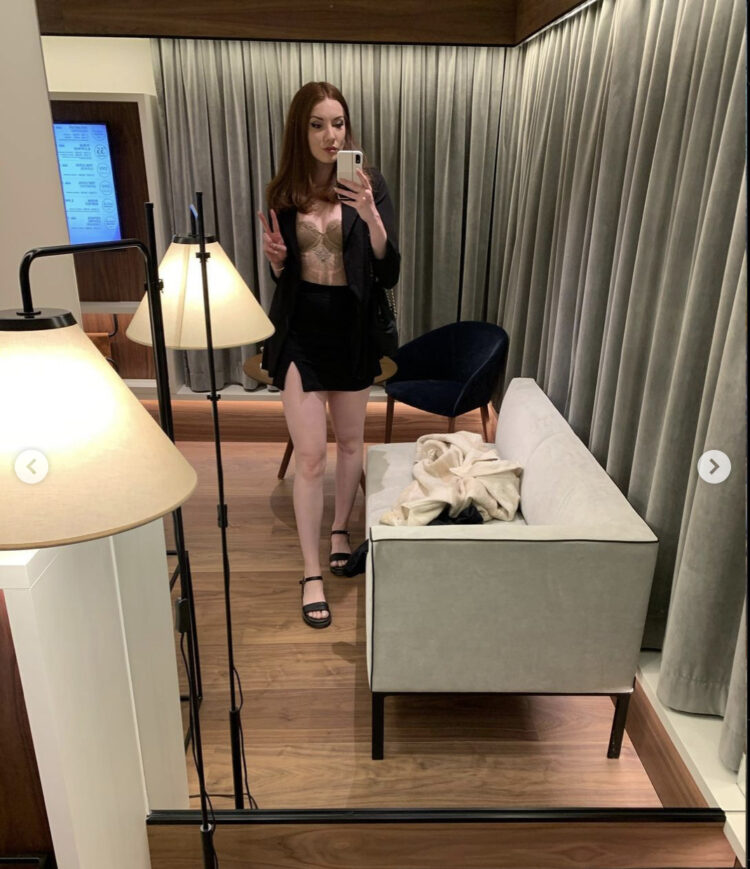 rachel gilmore feet 3